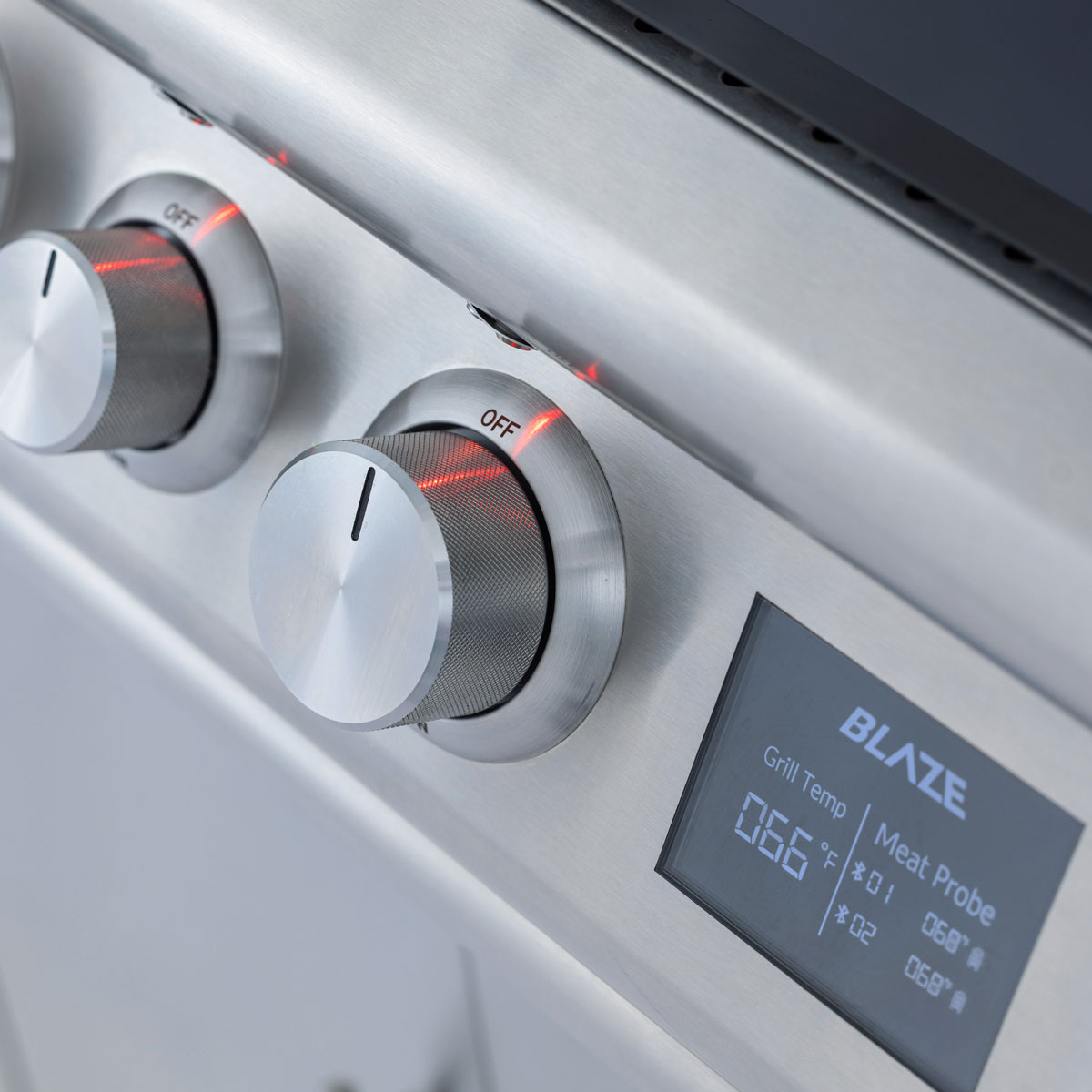 BLZ-LTE3OVN-KNOBDETAIL_1200x1200